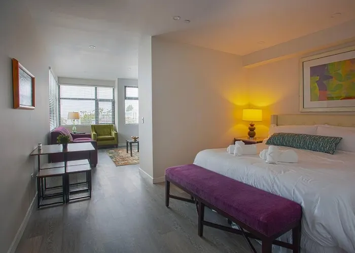 Cali King Size One Bedroom Luxurious Suite In Dtsd