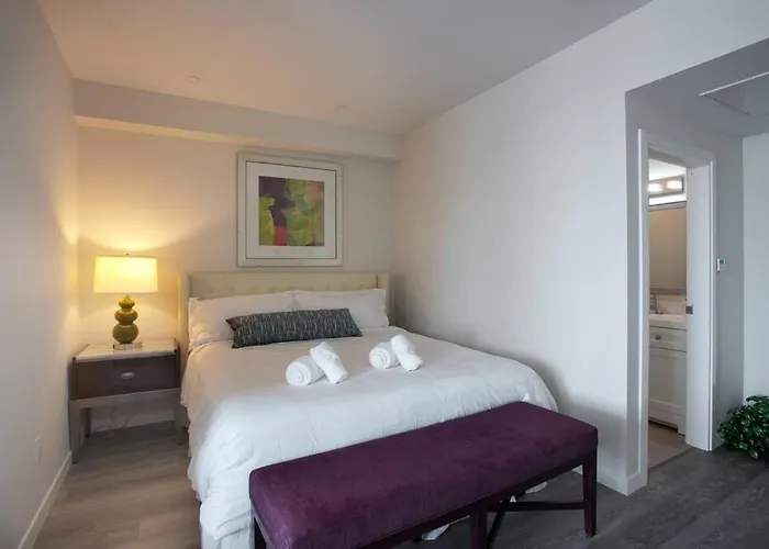 Cali King Size One Bedroom Luxurious Suite In Dtsd